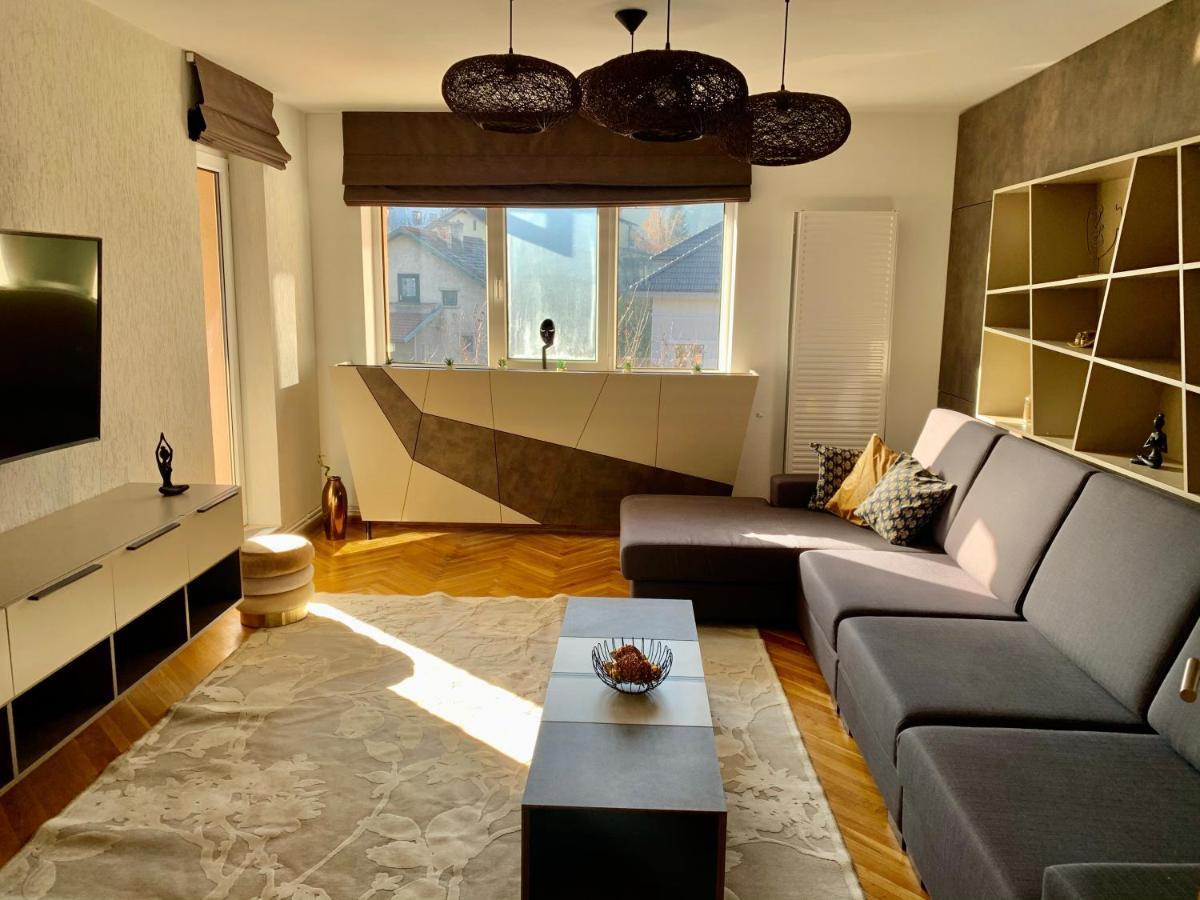 Viktory Apartment Brasov Bagian luar foto